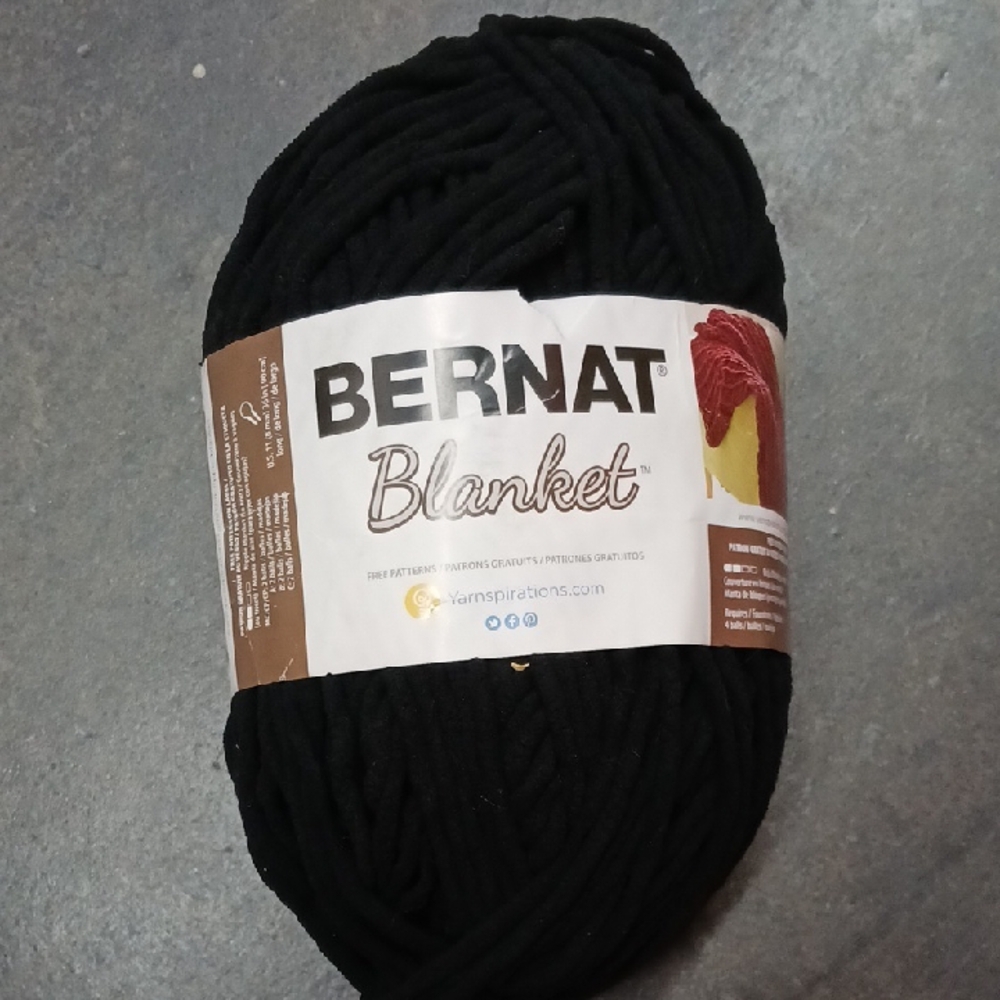 Bernat Blanket Yarn in Coal Black 300g
